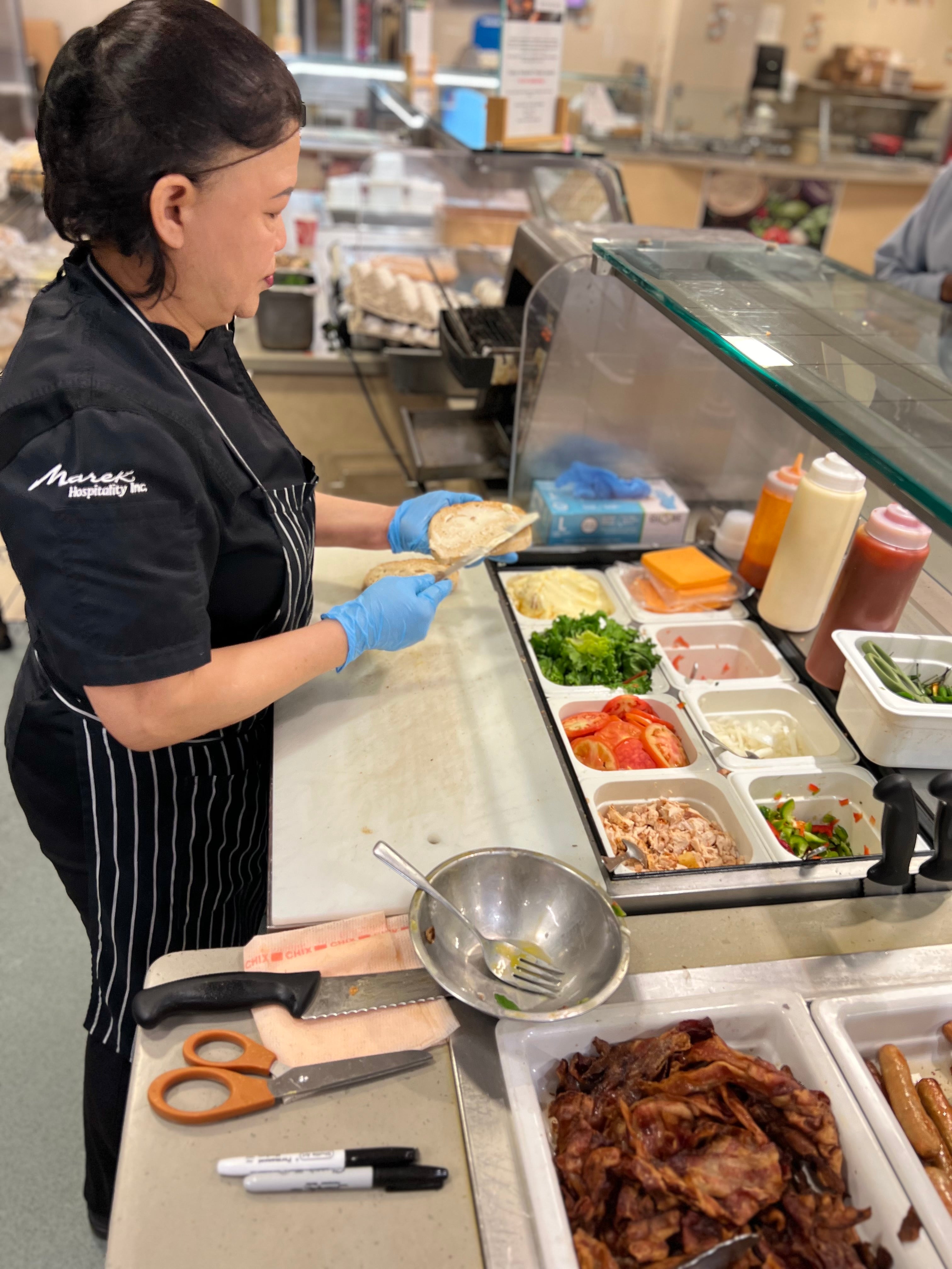 Breakfast (8 am to 10 am)