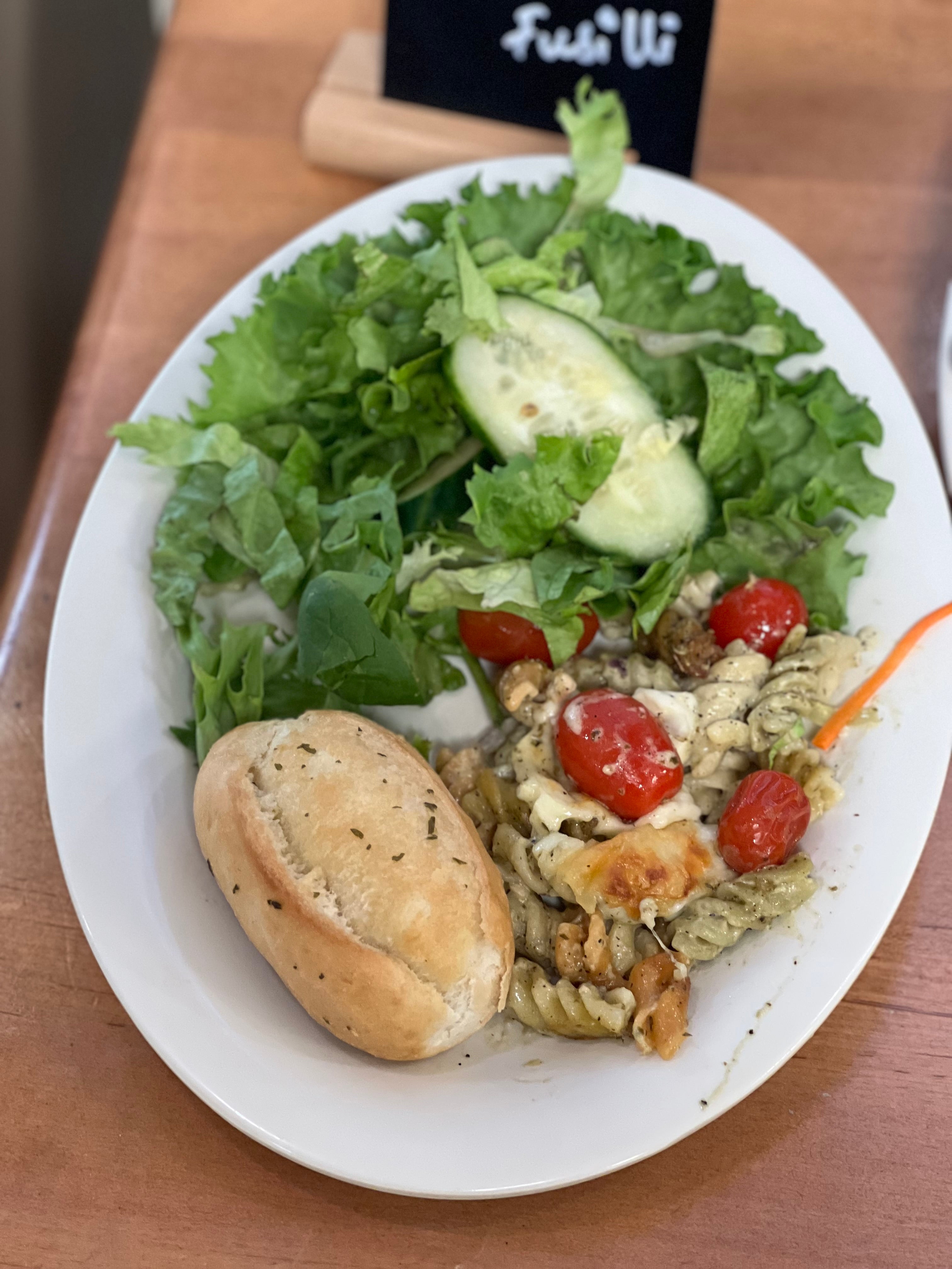 Baked Bocconcini Pesto &
Cherry Tomato Farfalle
